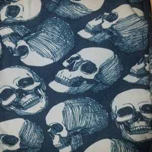 NWOT Lularoe Sketched Skulls OS